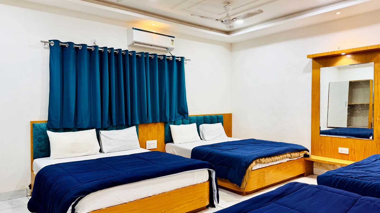 Eight Bed Suite Ceiling Fans
